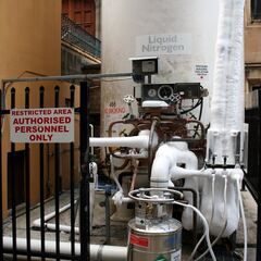 A liquid nitrogen storage tank